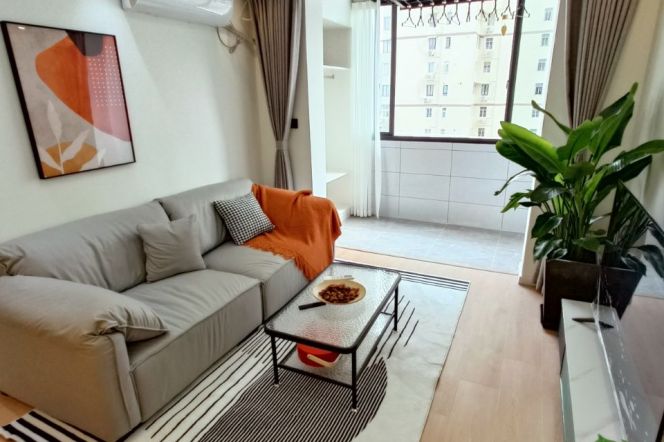 Spacious&bright apa 1br2lr1bt near west yanan road station 